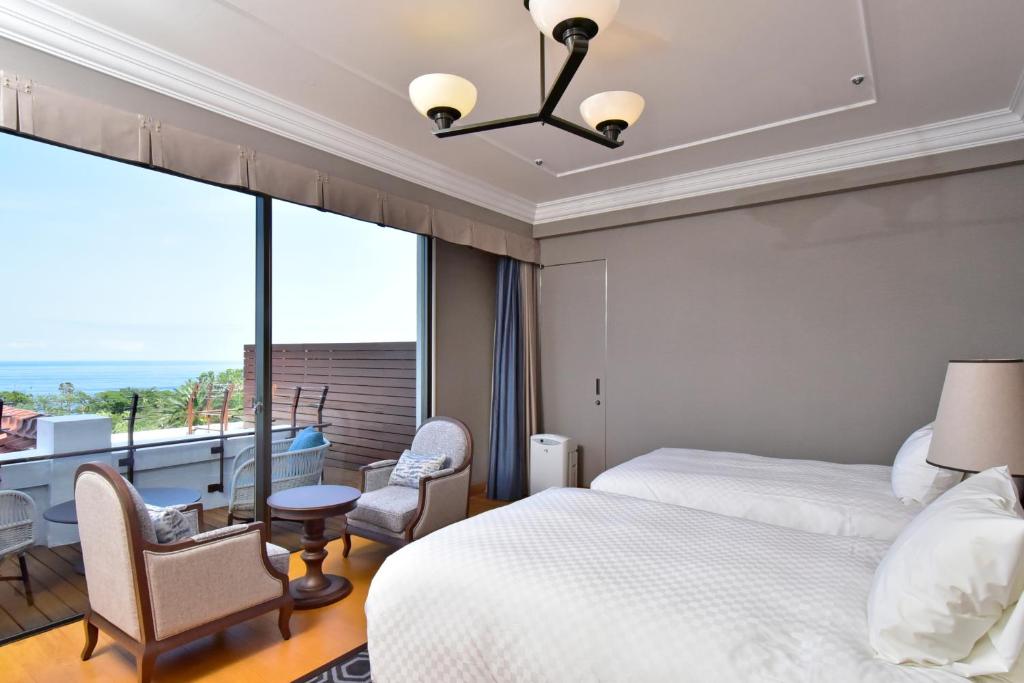 Kawana Hotel Ocean View Twin Room