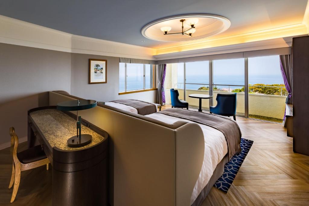 Kawana Hotel Ocean View Twin Room