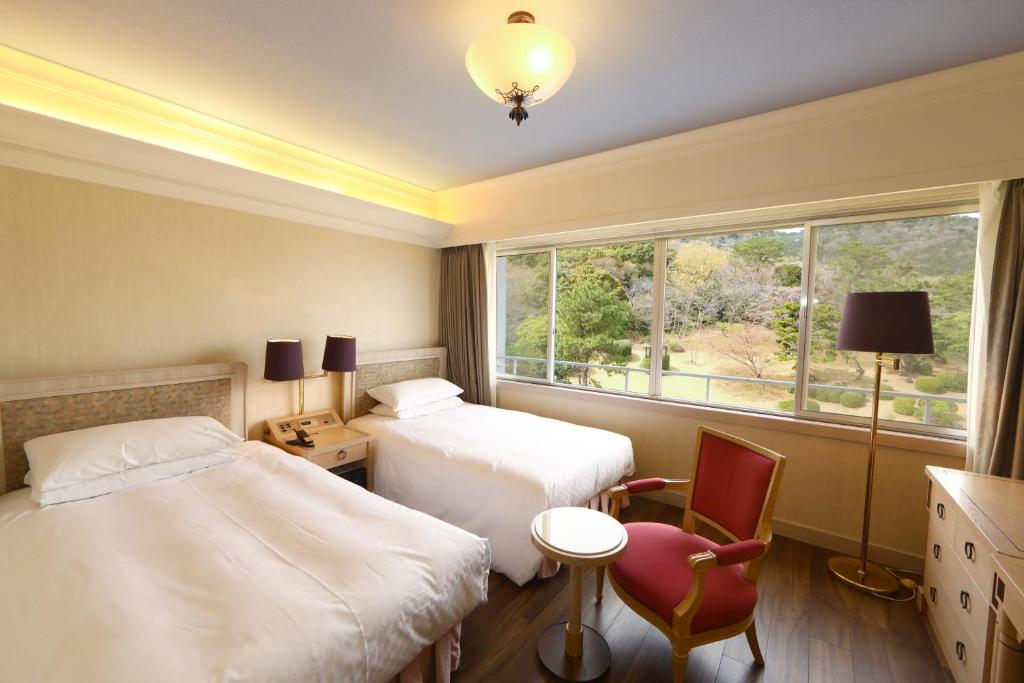 Kawana Hotel Twin Room