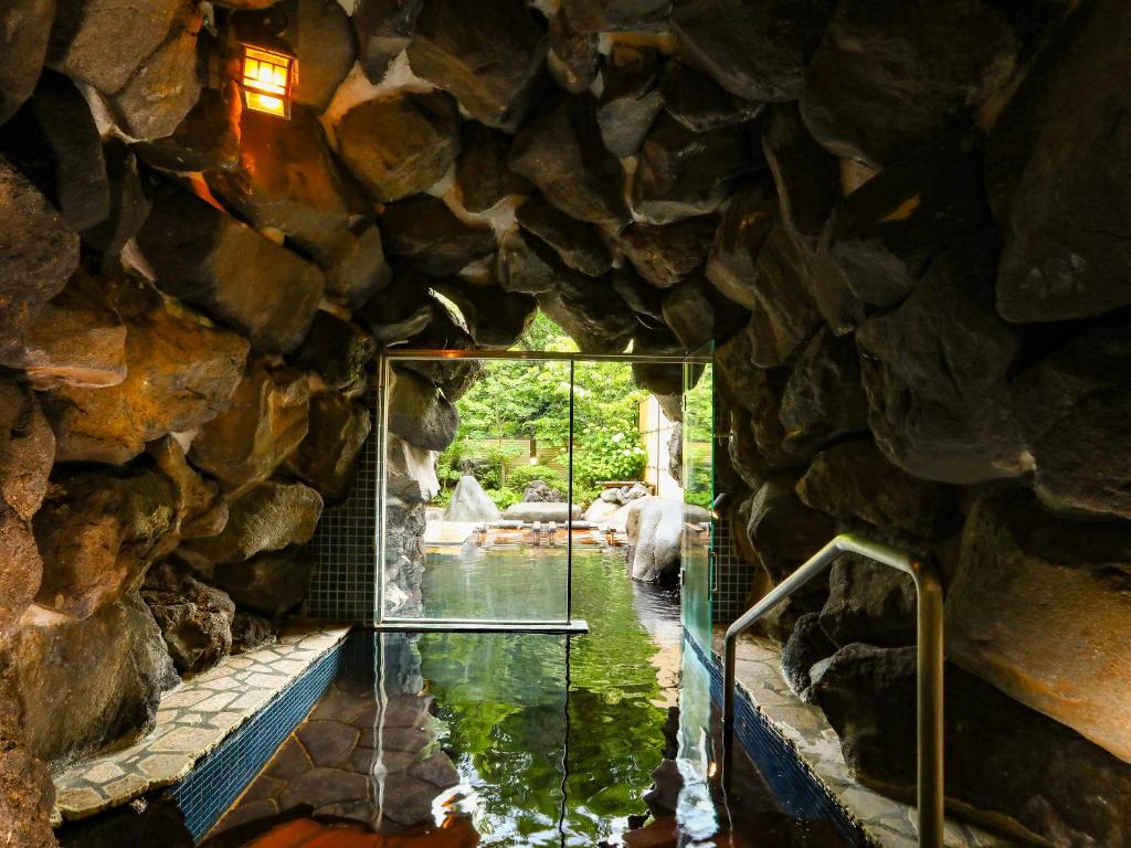 Keiryu So Shiorie Cave Onsen Bath