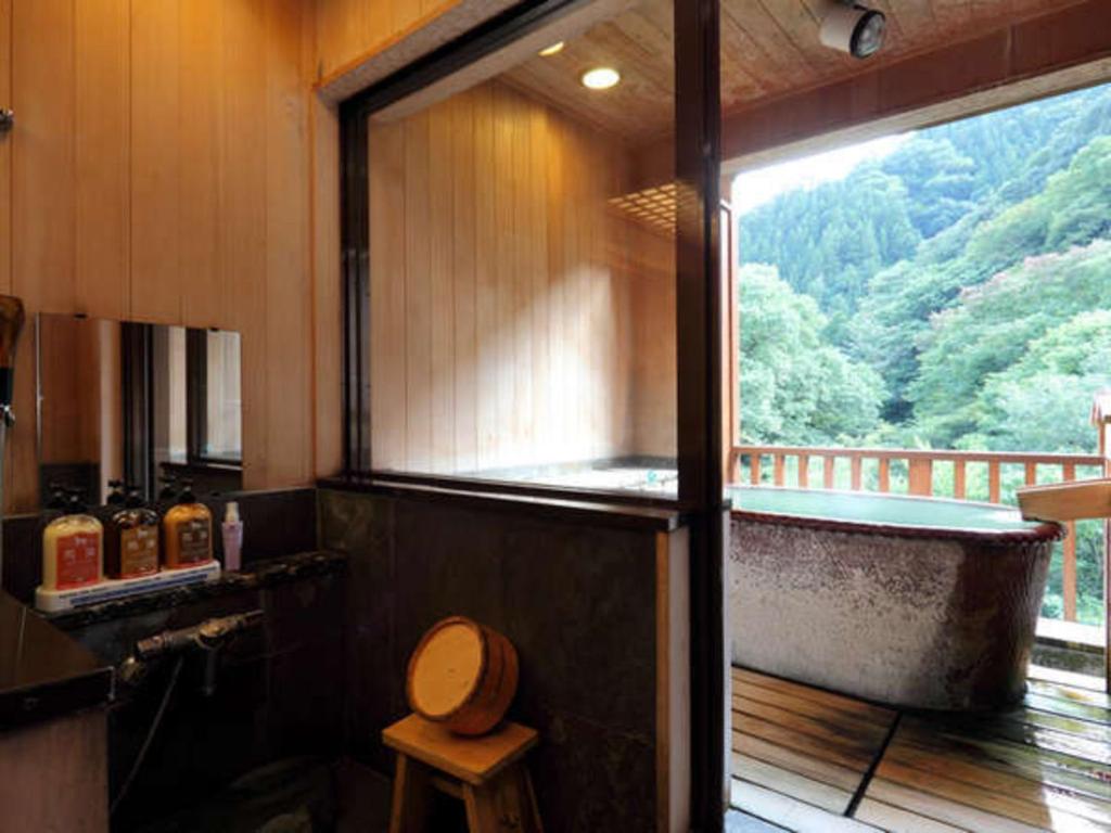 Kinseikan Seseragi Open Air Bath