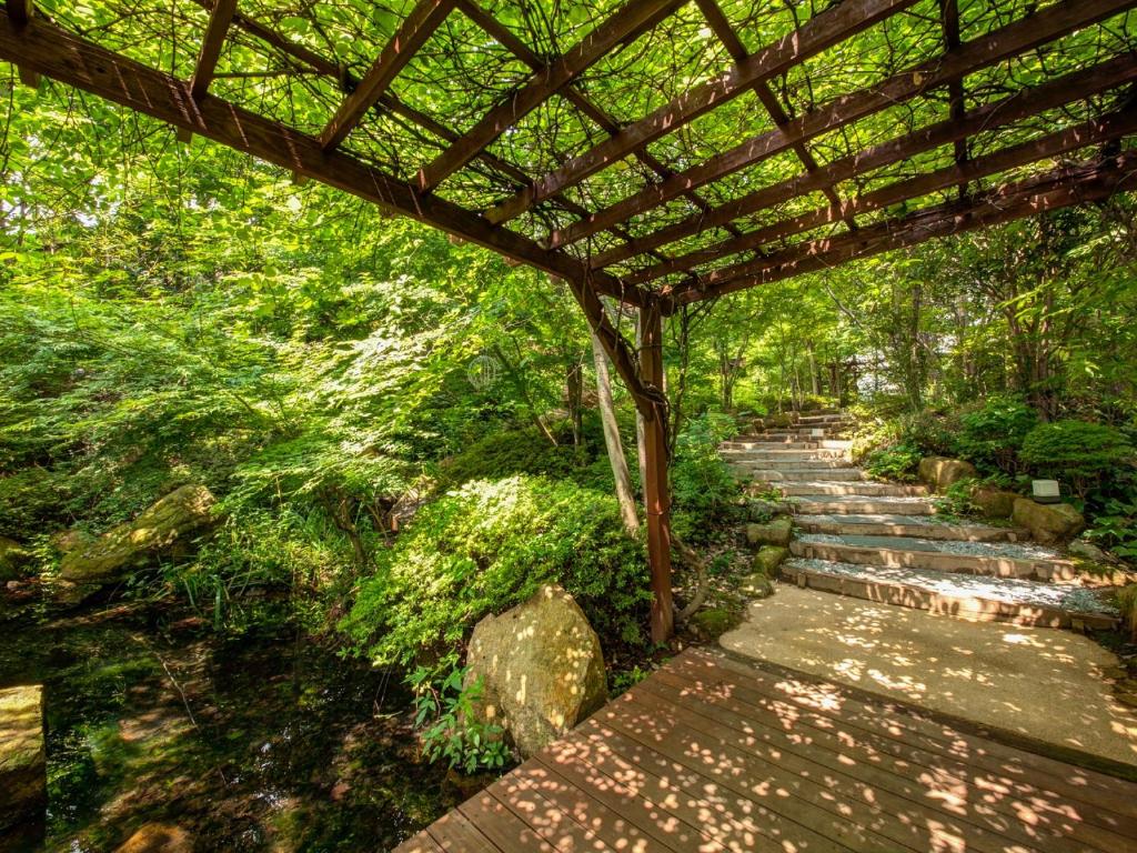 Kinugawa Plaza Hotel Garden Path