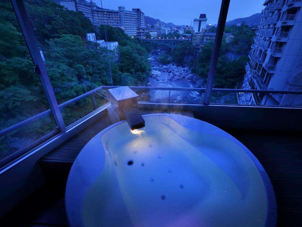 Kinugawa Plaza Hotel Private Onsen River View