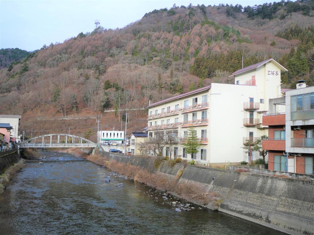 Kiso Mikawaya Riverside Exterior