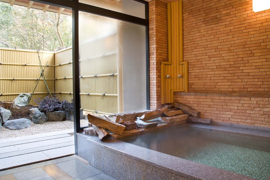 Kissho Yamanaka Open Air Bath