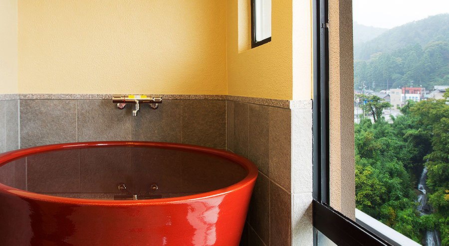 Kissho Yamanaka Red Bathtub View