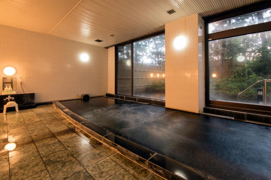 Kkr Numazu Hamayu Indoor Onsen Bath