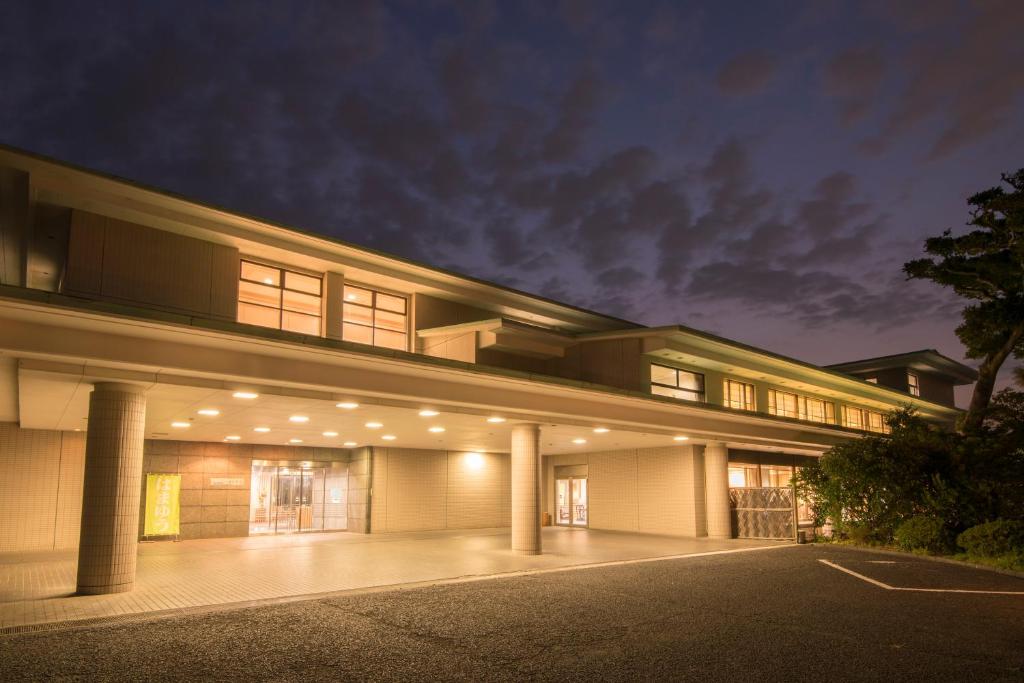 Kkr Numazu Hamayu Ryokan Exterior Night