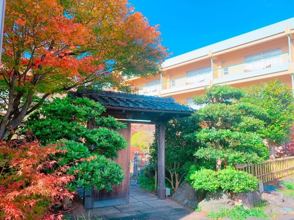 Kobo No Yu Main Building Entrance Garden