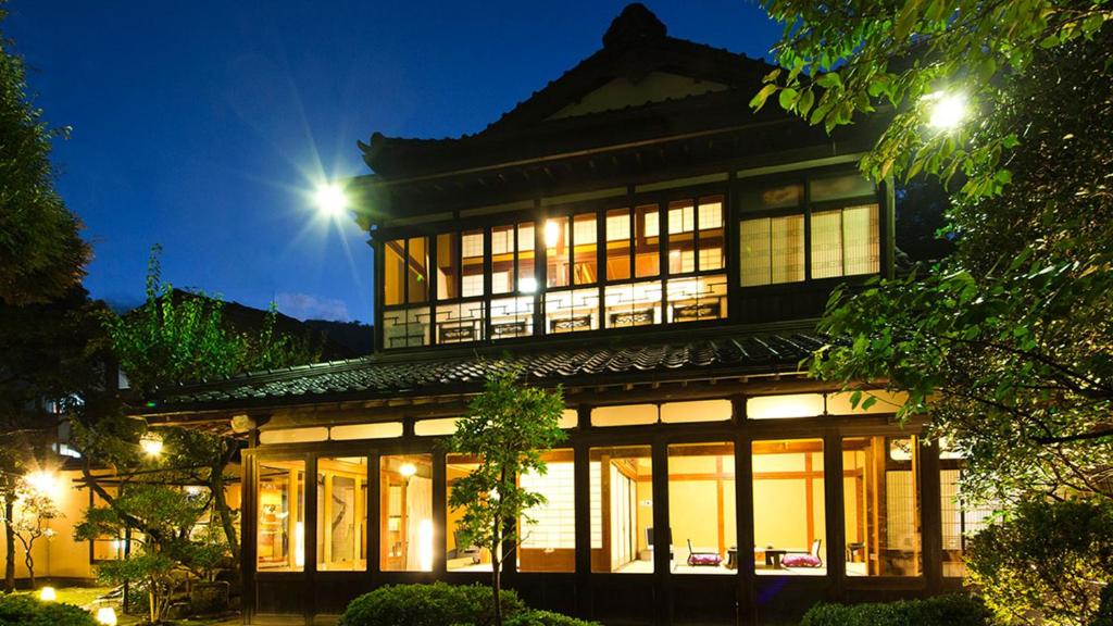 Kocho Ryokan Exterior Night