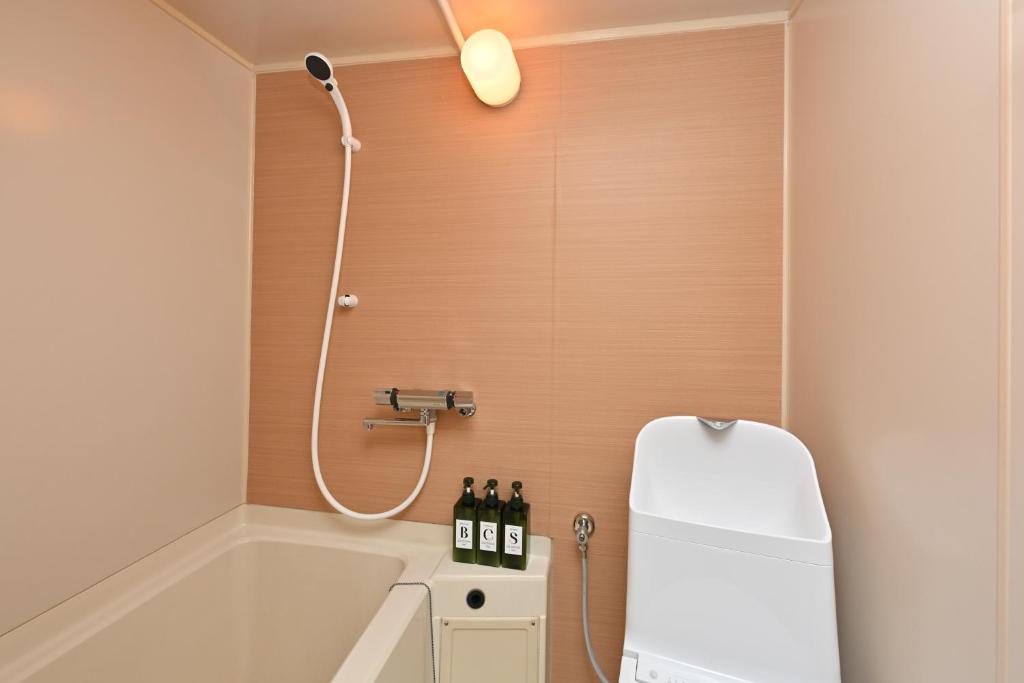 Komakusa Hotel Bathroom