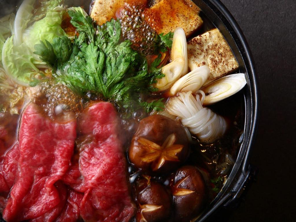 Komakusa Hotel Sukiyaki Hot Pot