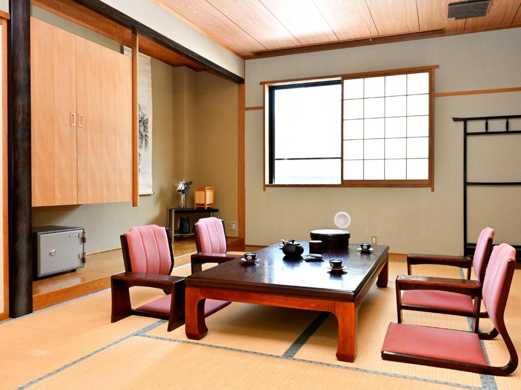 Komakusa Hotel Tatami Room