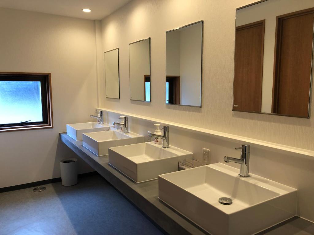 Kona Stay Izu Nagaoka Shared Washroom