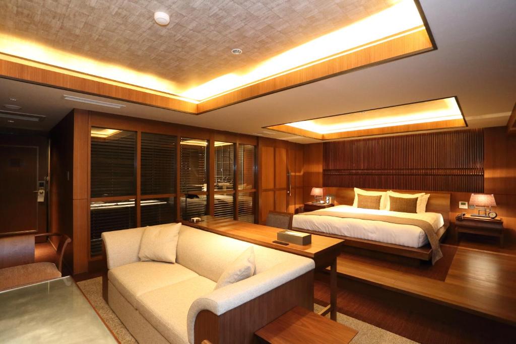 Konaya Hotel Modern Suite Room