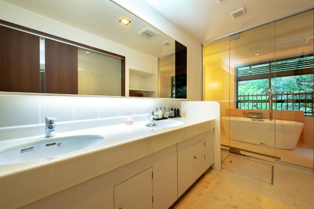 Konjakutei Bathroom
