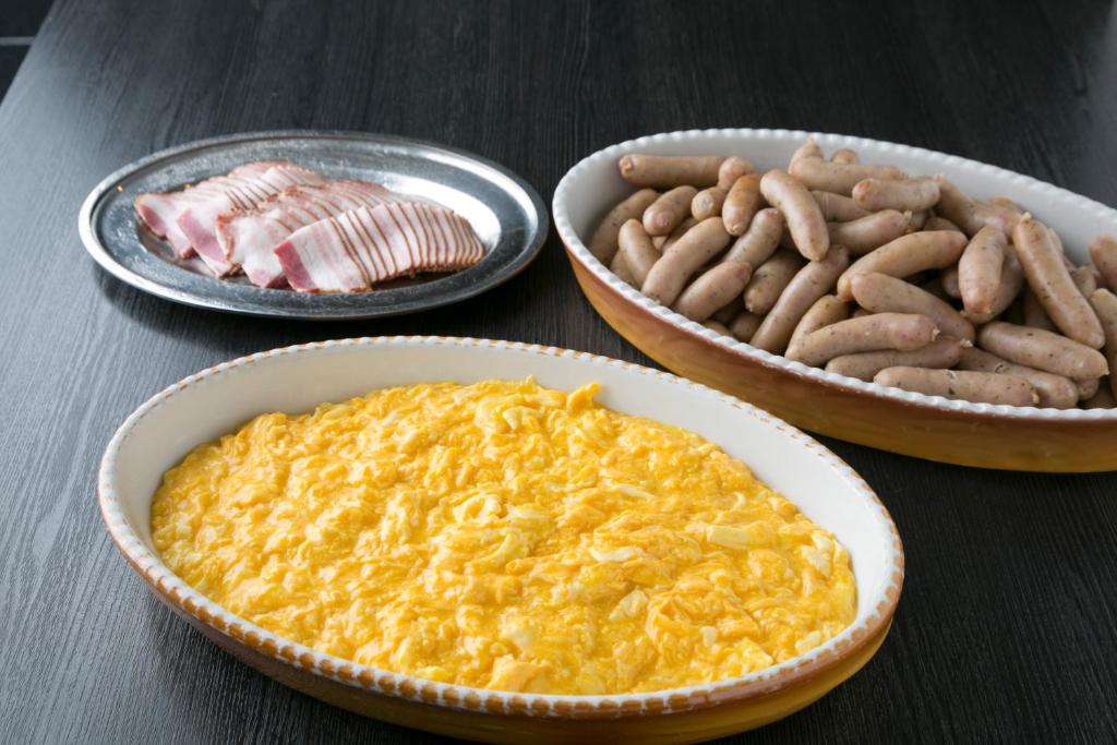 Kurobe Kanko Hotel Breakfast Eggs Sausages Bacon