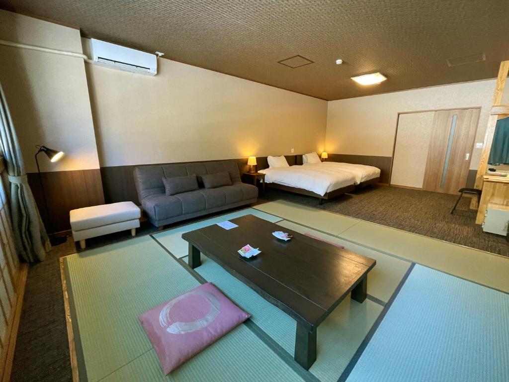 Kutsurogijuku Shintaki Tatami Room