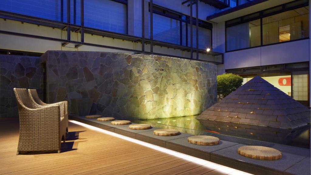 Laforet Ito Onsen Yunoniwa Courtyard Water Feature