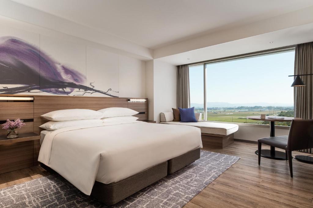 Lake Biwa Marriott Hotel Modern Bedroom