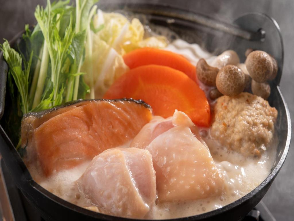 Lake Hamana Wanwan Paradise Hotel Hot Pot Meal