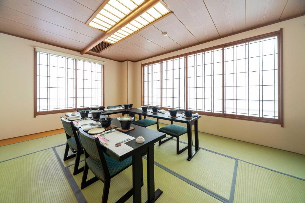 Lake Hamana Wanwan Paradise Hotel Tatami Dining Room
