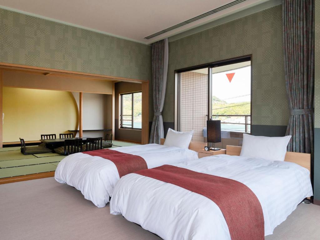 Lake Hamana Wanwan Paradise Hotel Twin Room Tatami Area