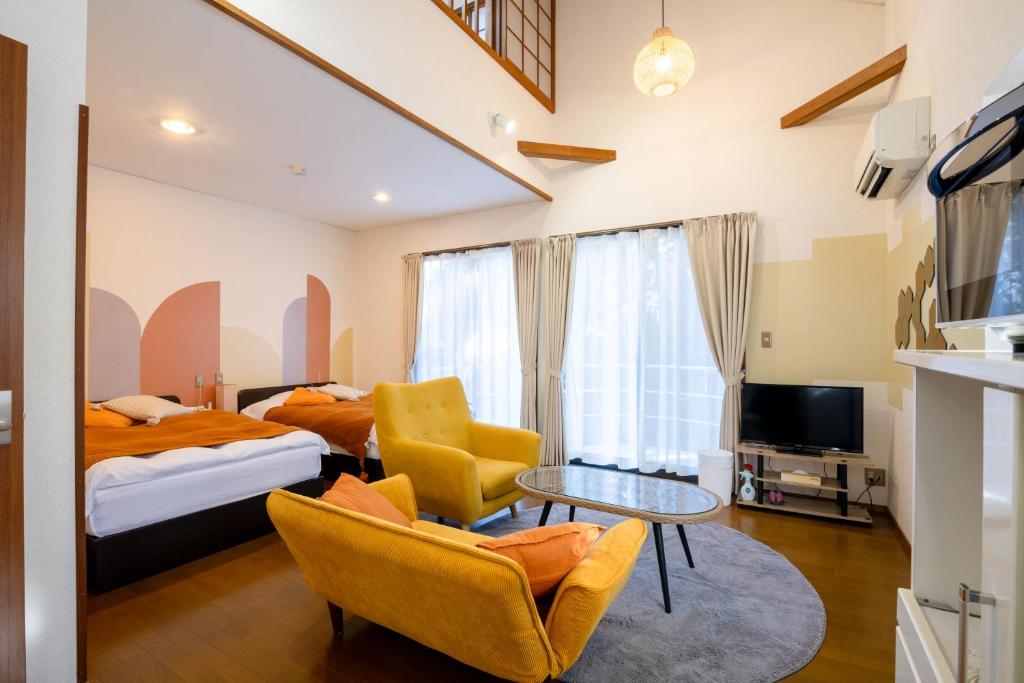 Le Nessa Akazawa Loft Bedroom Lounge