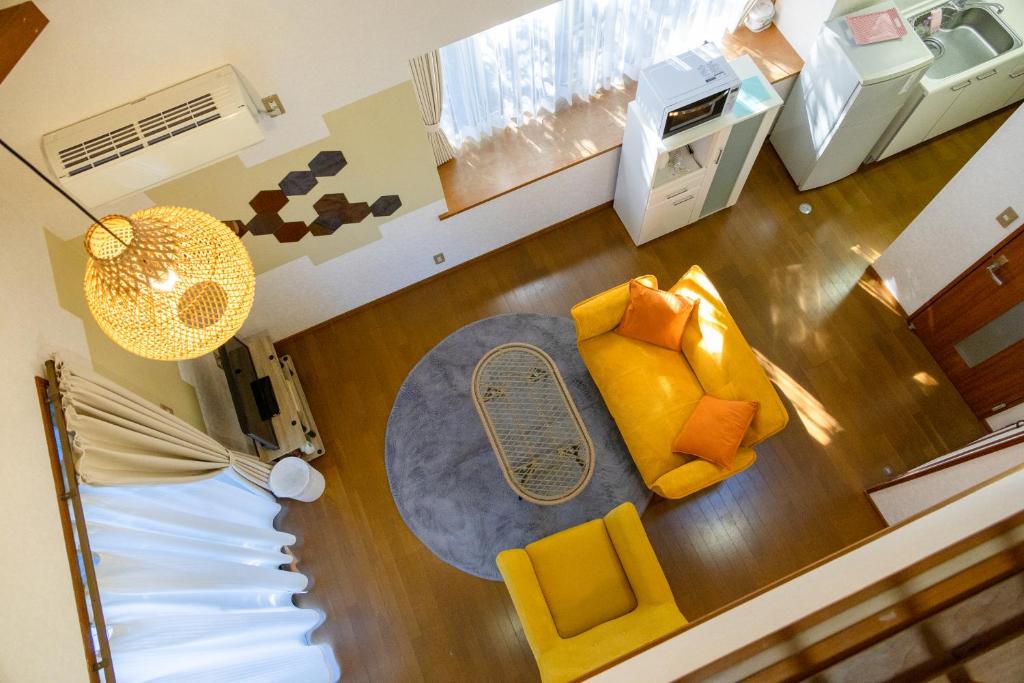 Le Nessa Akazawa Loft Living Room