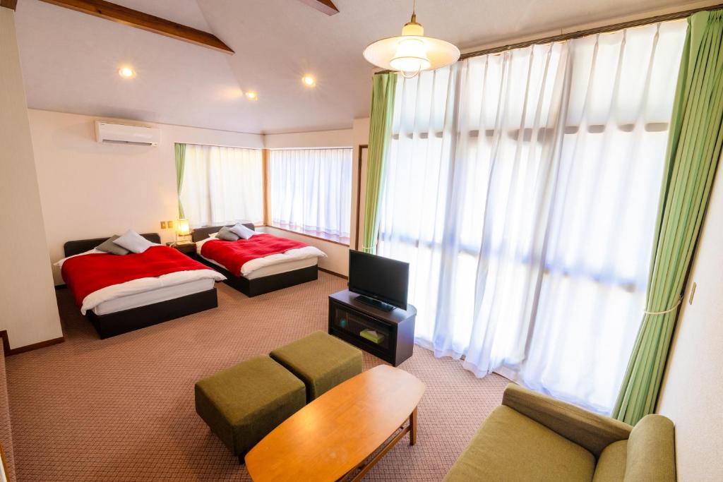 Le Nessa Akazawa Twin Room