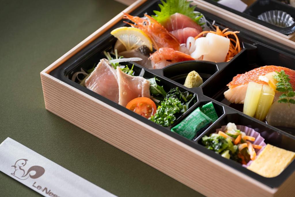Le Nessa Jogasaki Bento Meal