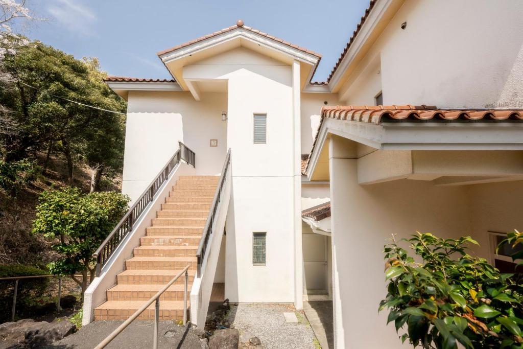 Le Nessa Jogasaki Ryokan Exterior Stairs