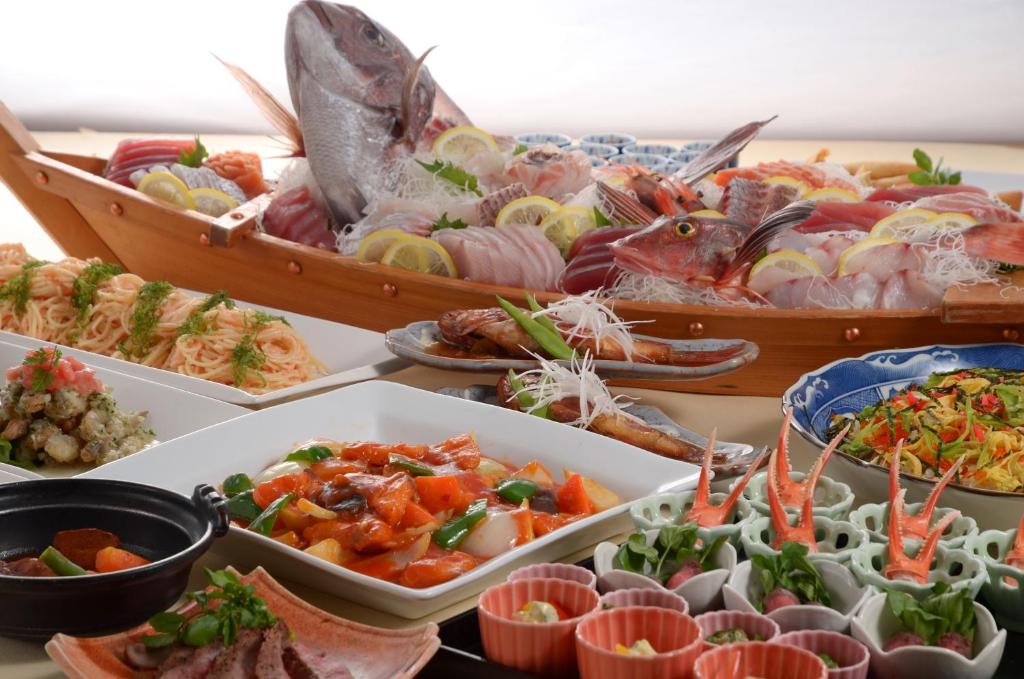 Livemax Resort Atami Sea Front Sashimi Boat Feast