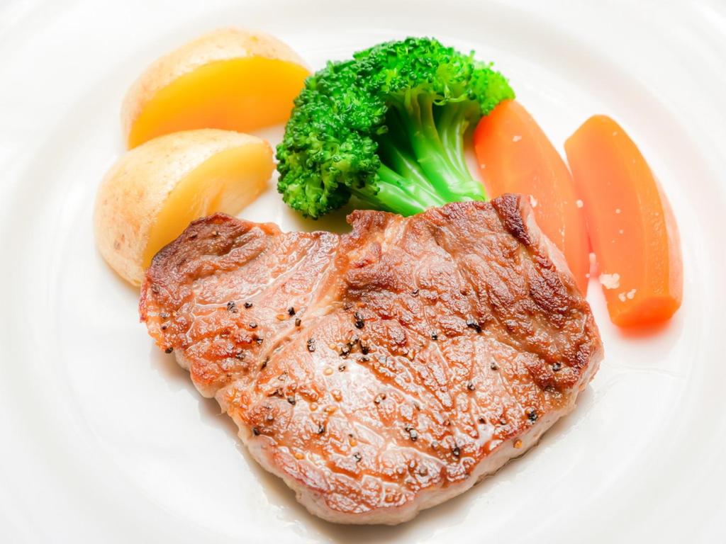 Livemax Resort Kusatsu Onsen Steak Dish
