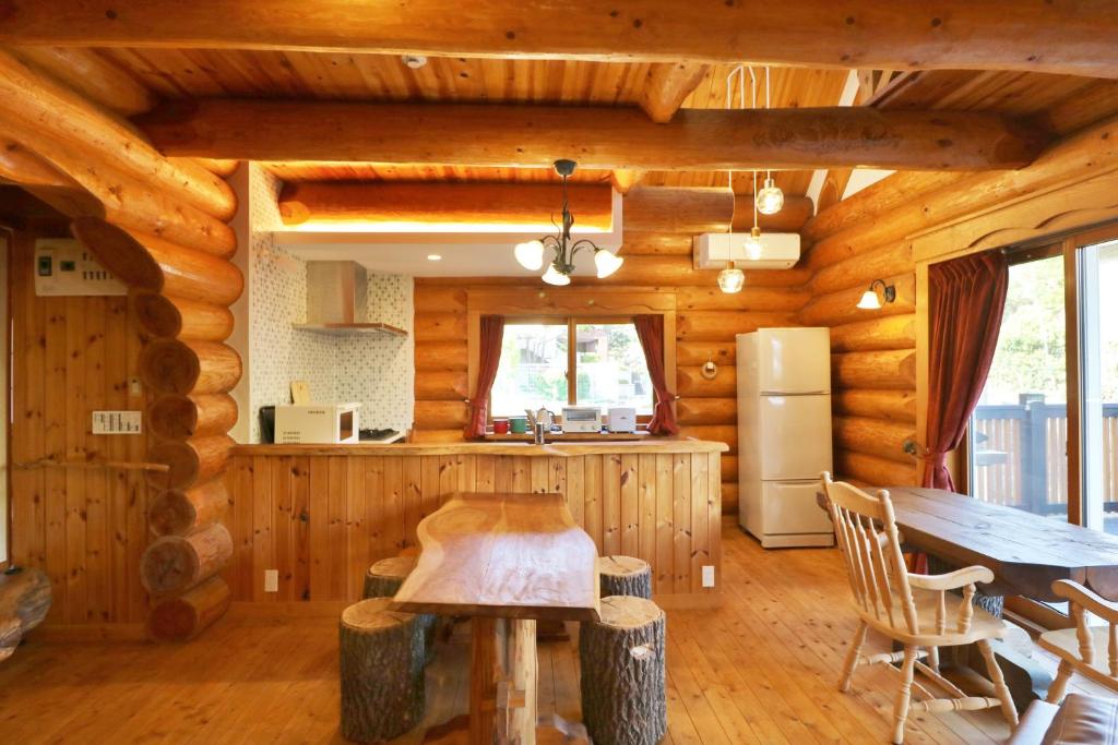 Log Cabin Izu Kogen Log Cabin Dining Room