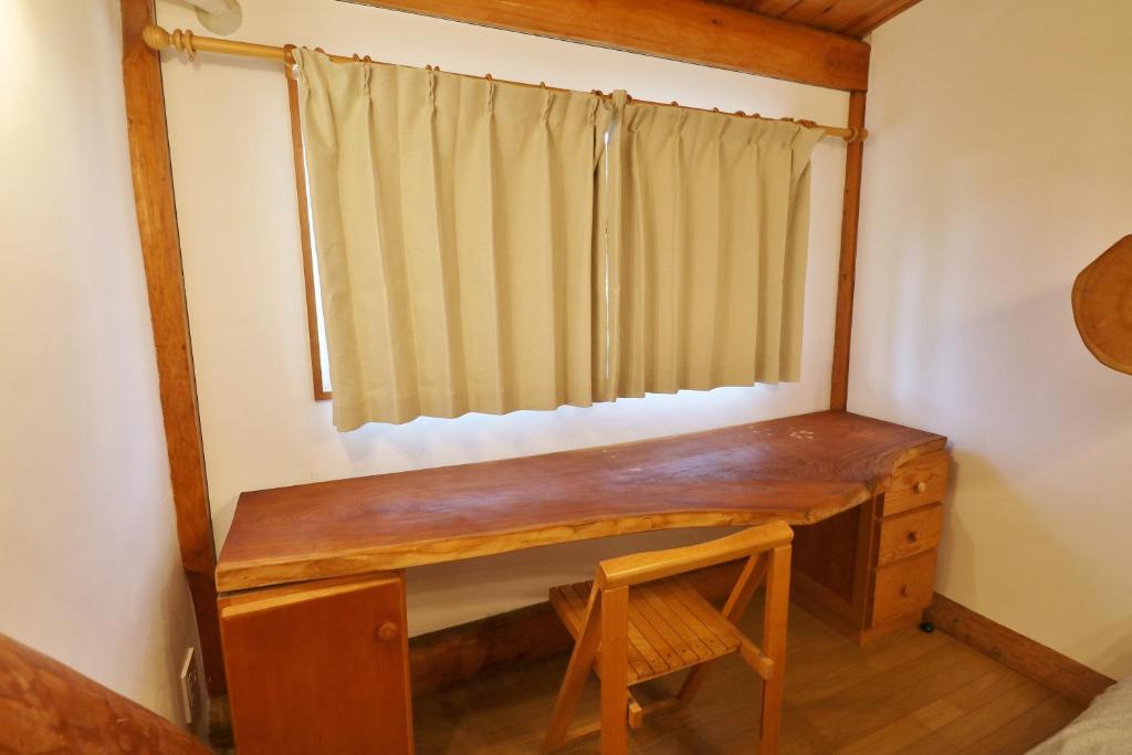 Log Cabin Izu Kogen Wooden Desk Room