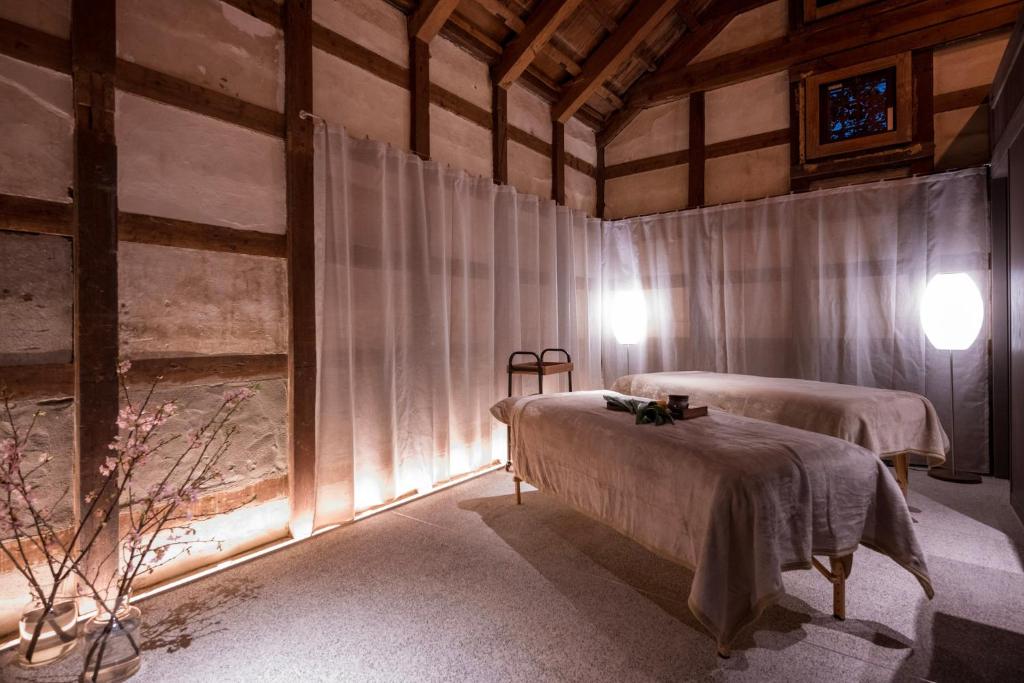 Loquat Nishiizu Ryokan Spa Treatment Room
