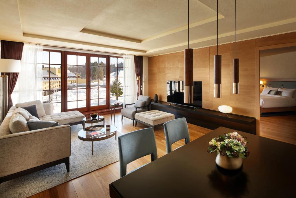 Lotte Arai Resort Suite Living Room