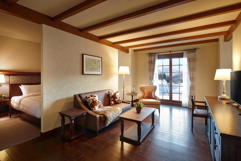 Lotte Arai Resort Suite Living Room