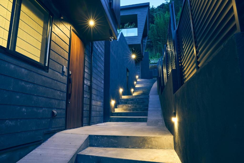 Lux Hakone Yumoto Exterior Stairway