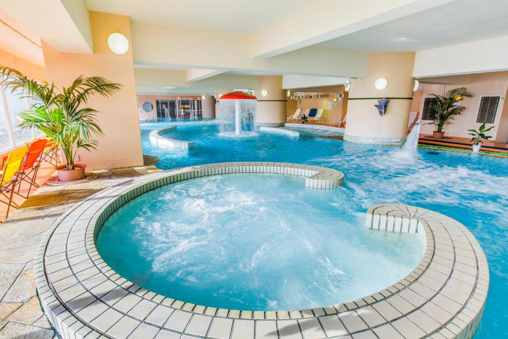 Maholova Minds Miura Tokyo Bay Indoor Pool