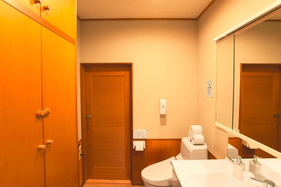 Mangetsu Ajiro Ryokan Bathroom