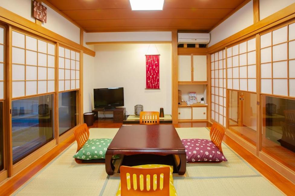 Mangetsu Ajiro Tatami Room