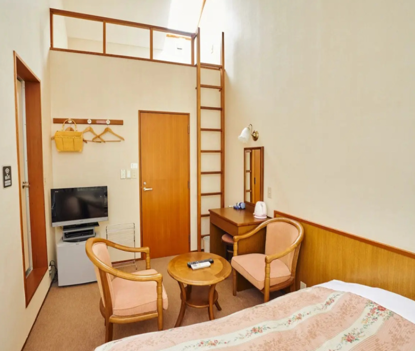 Manor House Loft Guest Room