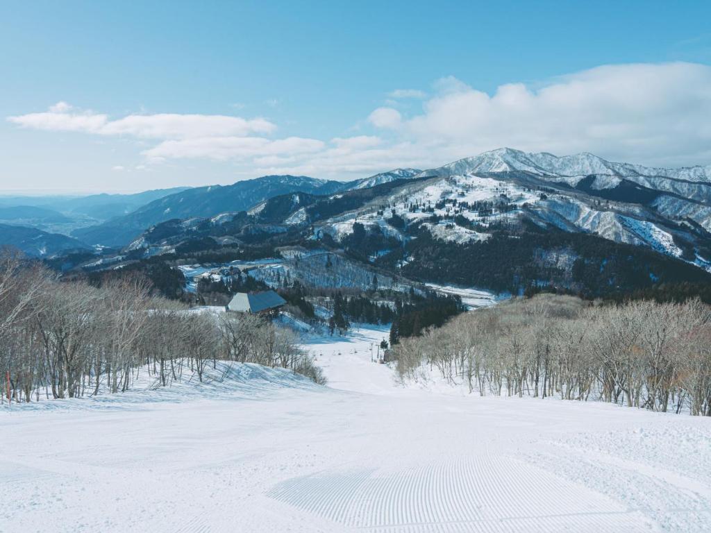 Manten No Yado Snowy Mountain View