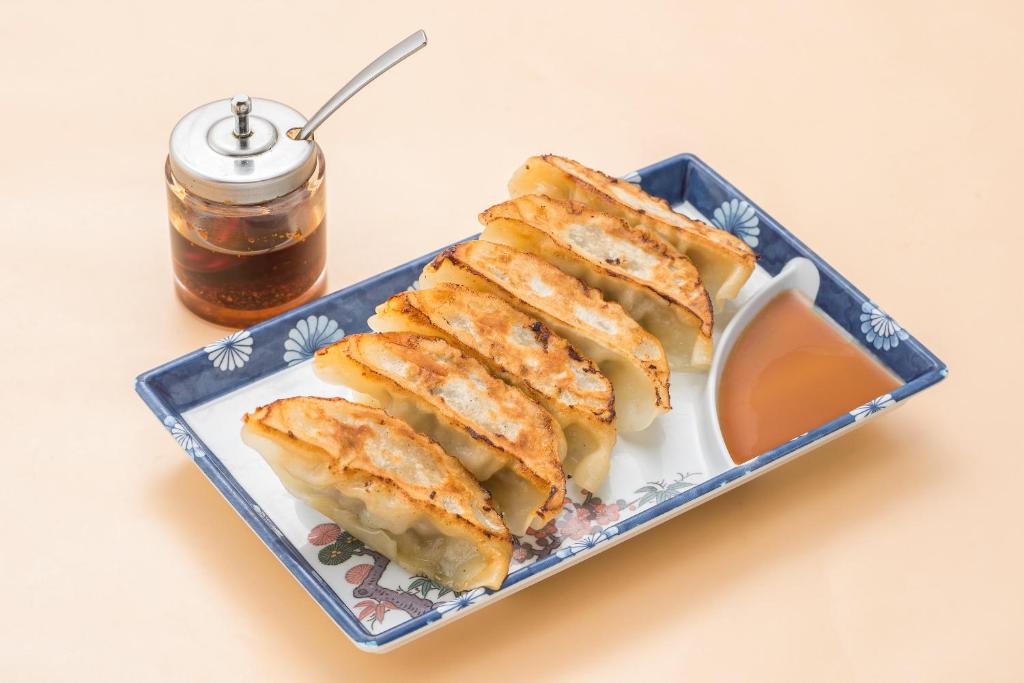 Manyo Club Minato Mirai Gyoza Plate
