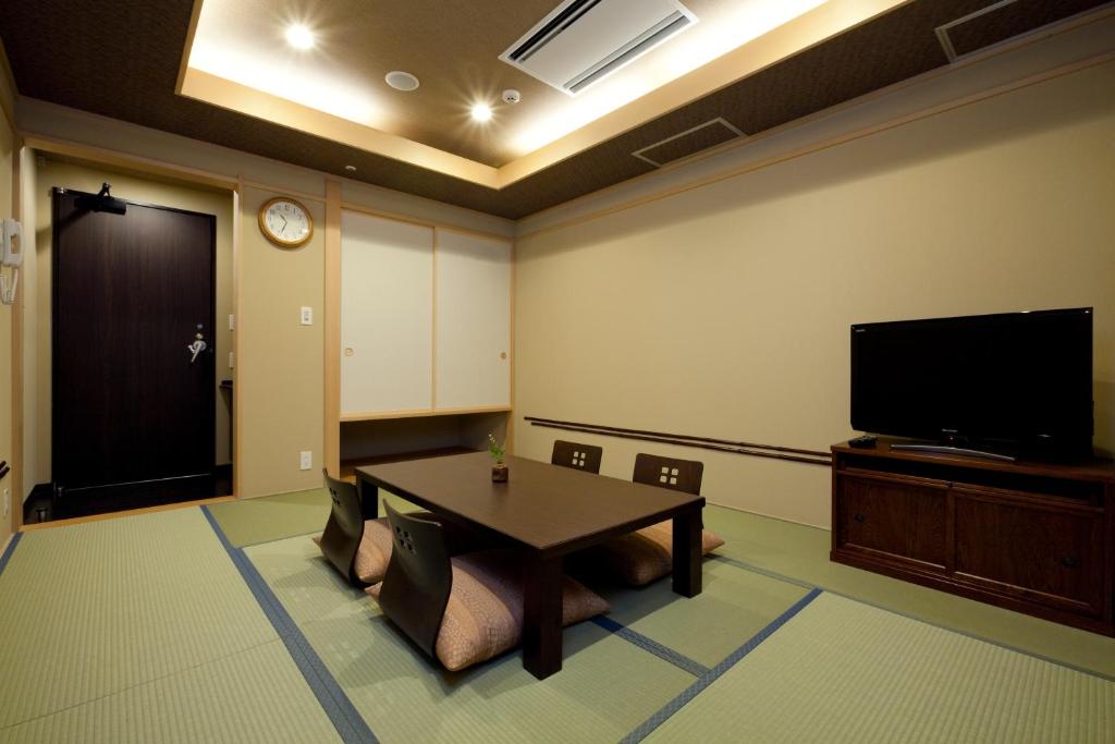 Manyo Club Minato Mirai Tatami Room