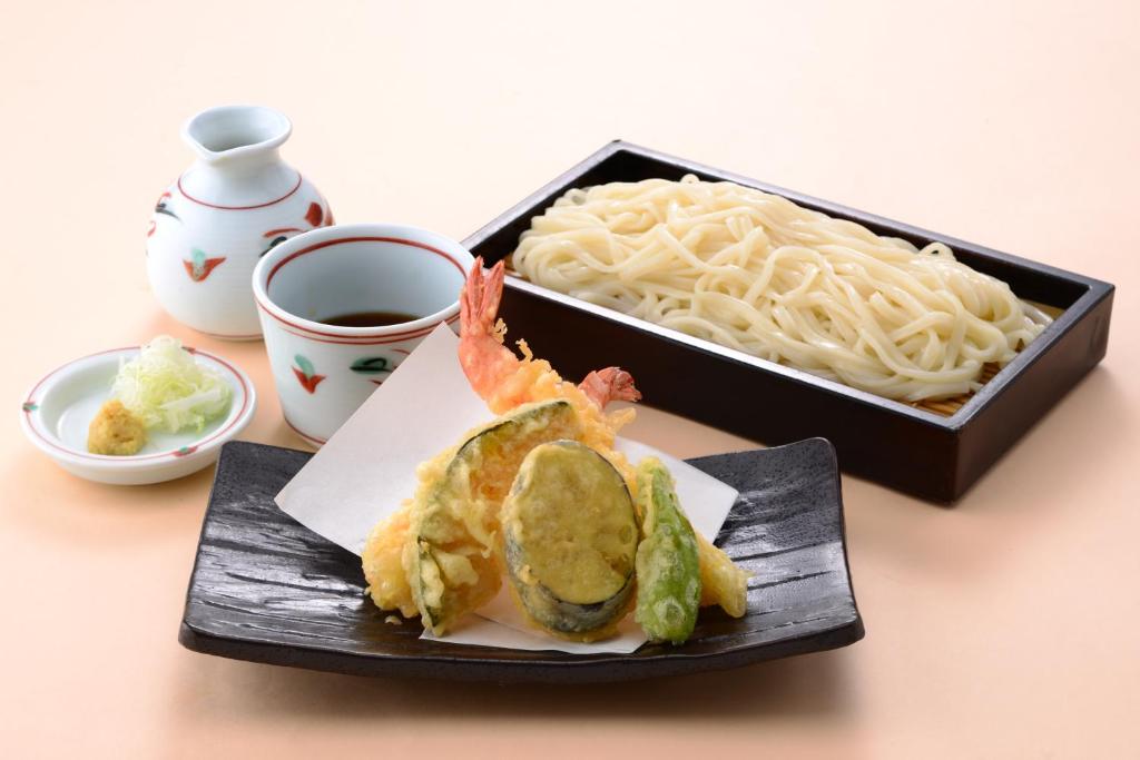 Manyo Club Minato Mirai Tempura Udon Set