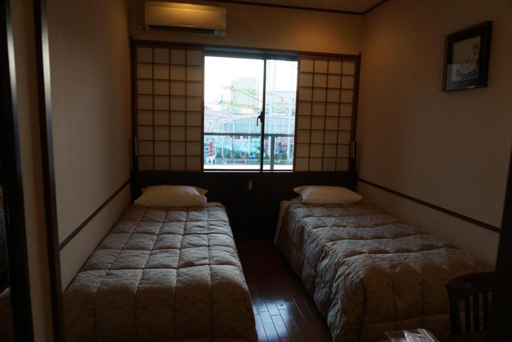 Manyo Club Minato Mirai Twin Room