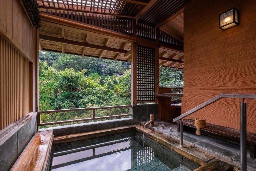 Manyo No Sato Hakuunso Open Air Bath